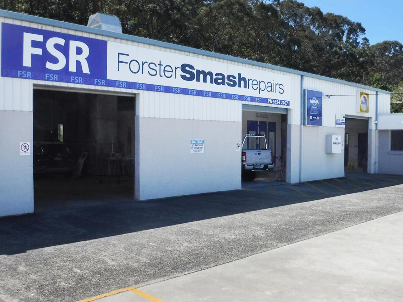 Exterior view of the Forster Smash Repairs workshop